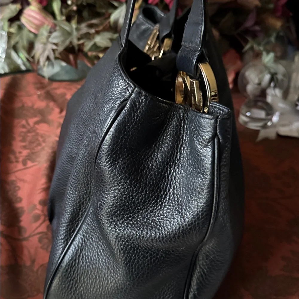 Michael Kors Black Shoulder Bag - Picture 7 of 17